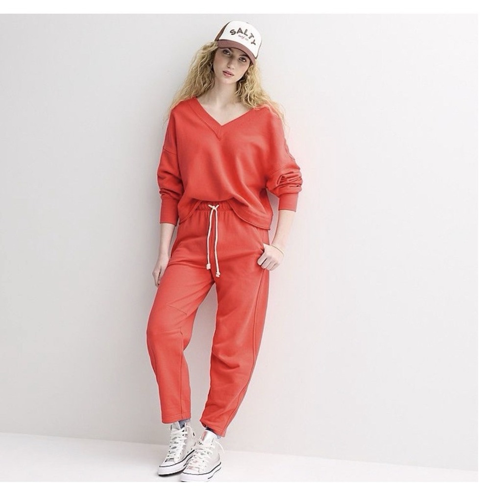 NWT SO Barrel Leg Joggers Women Medium Red Athleisure Lounge Soft Stretch Fleece